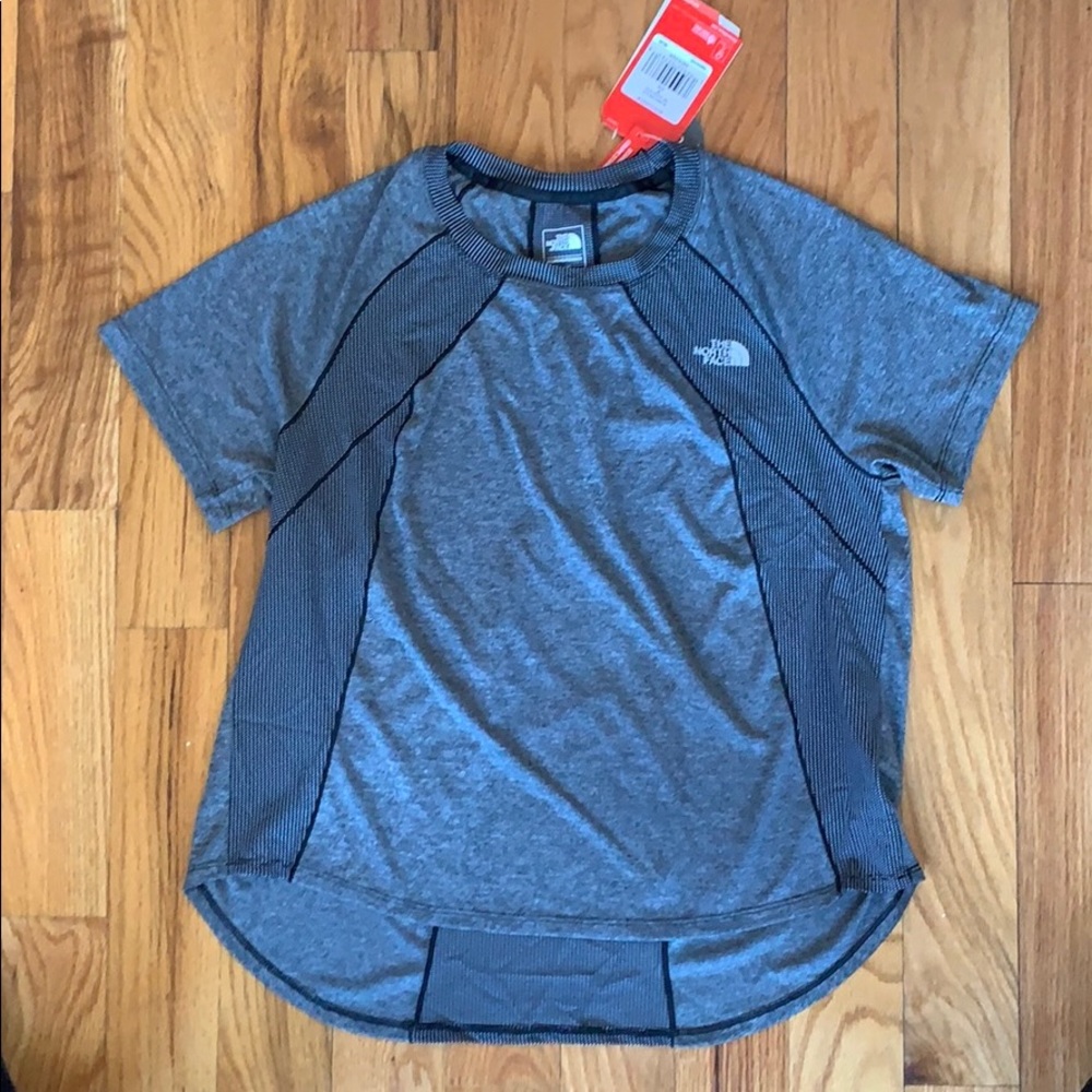 Brand new The North Face W Ambition short sleeves